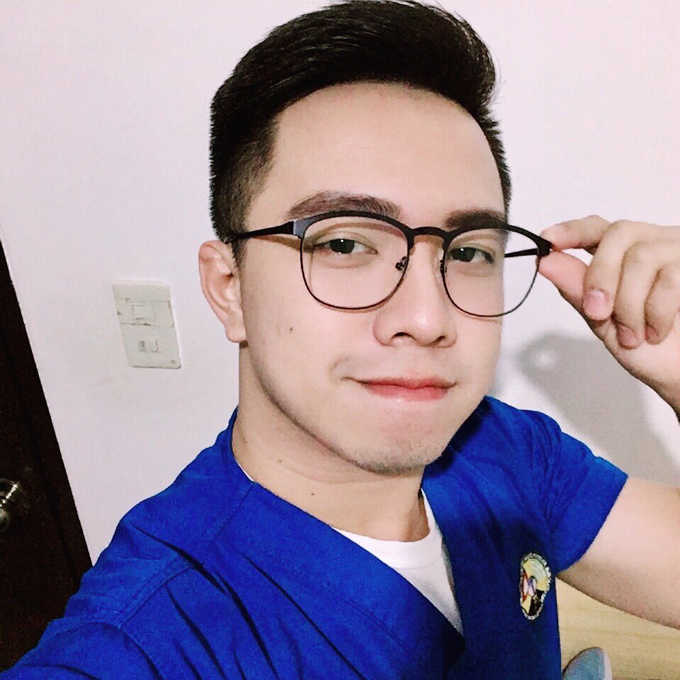 ChesterKiddo's tweet photo. Want me to warm up your tube? I know how to get the best penetration. You know, Radiation Physics? Hard Beam + Tight Collimation = Adequate Penetration, Baby! 😉 #RTknows https://t.co/GJI7ECkbxn