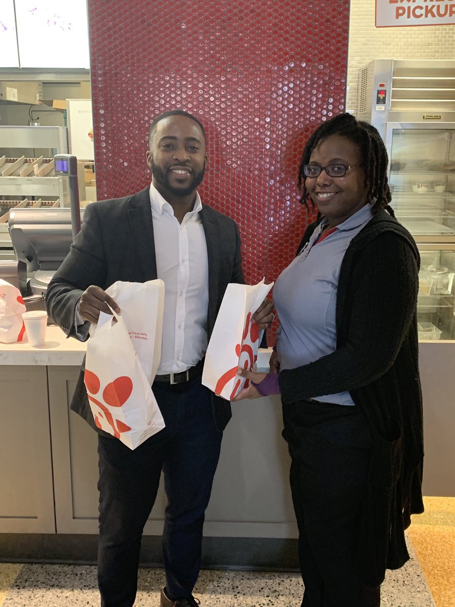 drgabewillis's tweet image. SLU Students... I’m headed to Chic-Fil-A to purchase a few sausage/chicken biscuits. About 10. If you’re here, drop by and ask for one! They’ll run out soon! #7left #LionUp