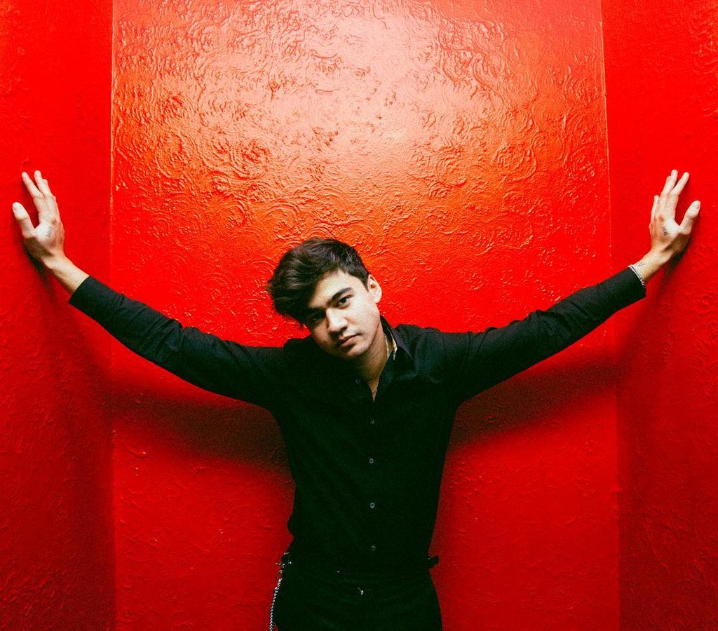 Wishing Calum Hood a VERY Happy Birthday    
