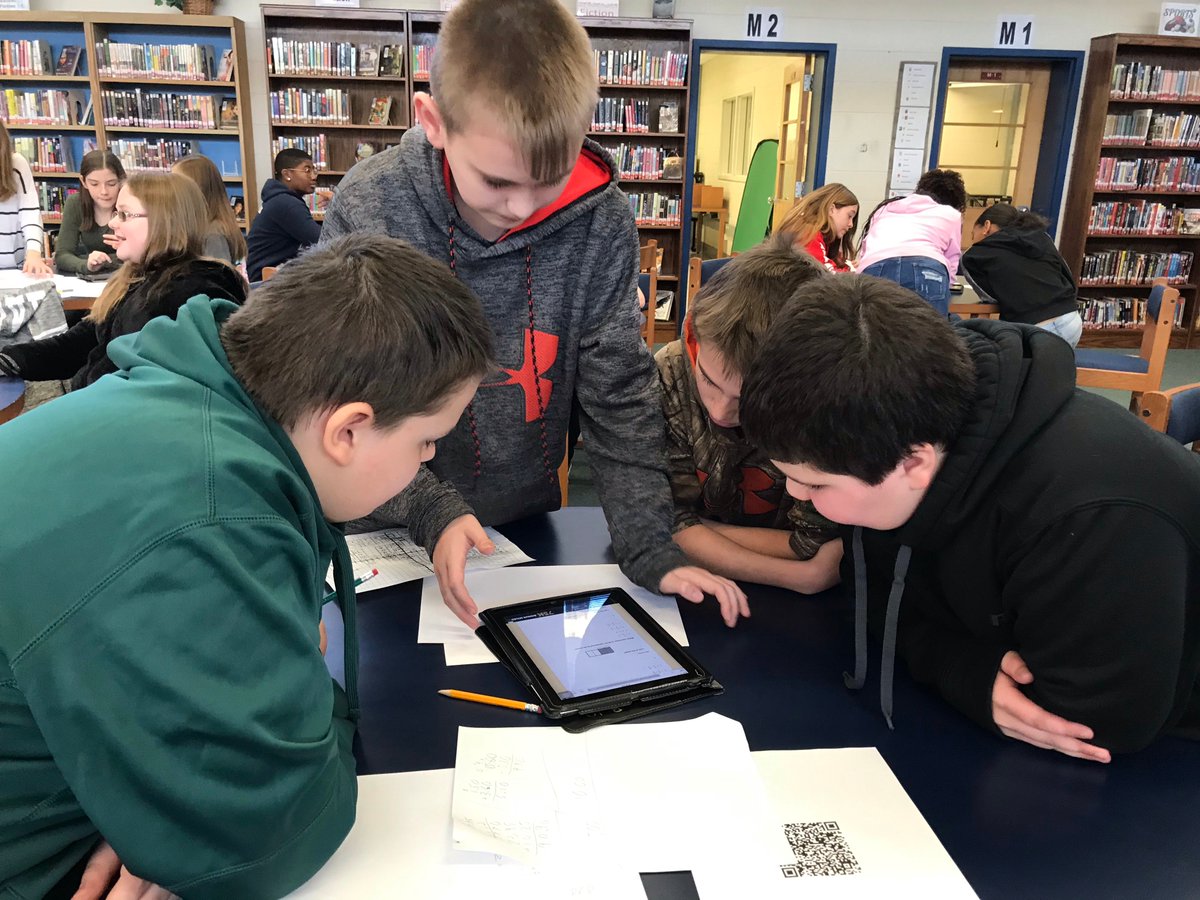 dmsdcps's tweet image. Ms Booe and Ms Bourlier&apos;s Class were on a scavenger hunt today finding clues and coordinates as a team. Success for all!!!  #DMSGens  #MUSTbesuccessful #DMSLib