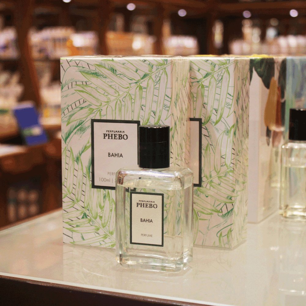 Os mineiros vão poder se sentir mais perto da Bahia com o lançamento da @GranadoPharmacias , em homenagem ao local. É o perfume que leva o nome do estado e tem a fragrância que lembra a brisa refrescante em um dia de praia. Passe na loja para conhecer! #Perfume #Bahia https://t.co/ecRqrmp4Em
