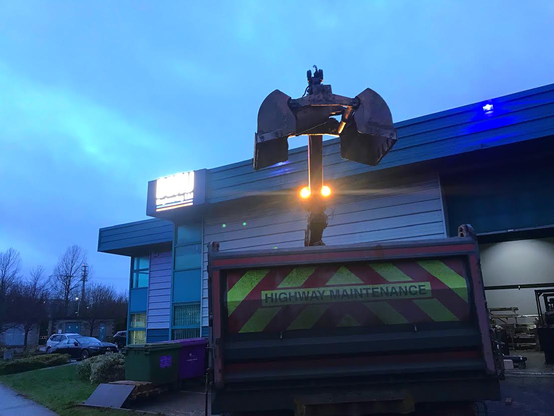 BoruEngineering's tweet image. Job came in at 8am yesterday, customer wanted a fast repair as he needed the machine for the next day. We took the hydraulic cylinder off the lorry. Stripped it, made a new rod, resealed &amp;amp; tested it. We fitted it back onto the lorry &amp;amp; the customer collected it @ 4.30pm that day