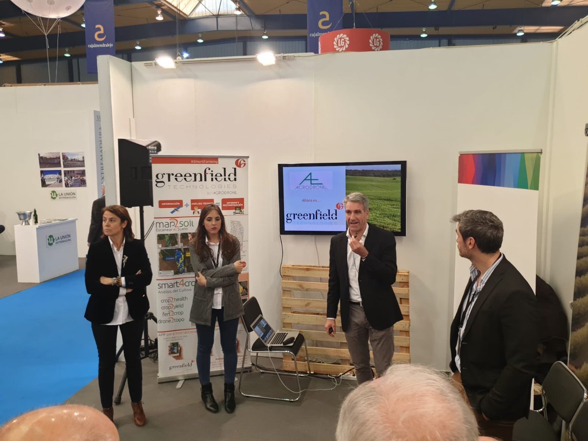 AnaReOr's tweet photo. Muchas gracias a todos los que habéis venido a la charla en @agroexpofeval ☺️👏🏼 Esperamos volver a veros muy pronto para seguir aportando la tecnología de @BoschEspana al campo Extremeño!! 🌳⚪️⚫️
#BoschSmartAgro @agrodrone https://t.co/eKxaSbvPwO