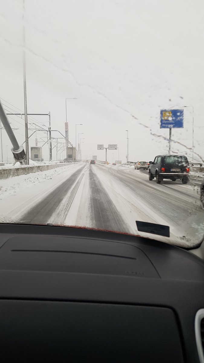 nesto_drugacije's tweet photo. #Beograd #novimost pod snegom, petak u 15.15 ! Opet #sneg #iznenadio @Beograd202 https://t.co/Iz9IDqTfV7