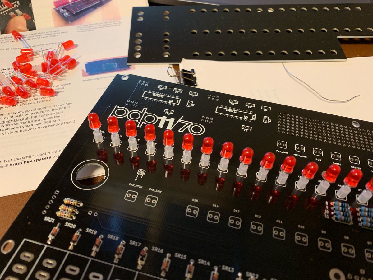 yone's tweet image. PiDP11/70 作ってる。こいつで2.2BSDを動かすんだ。 #PDP11 #RaspberryPi #PiDP11