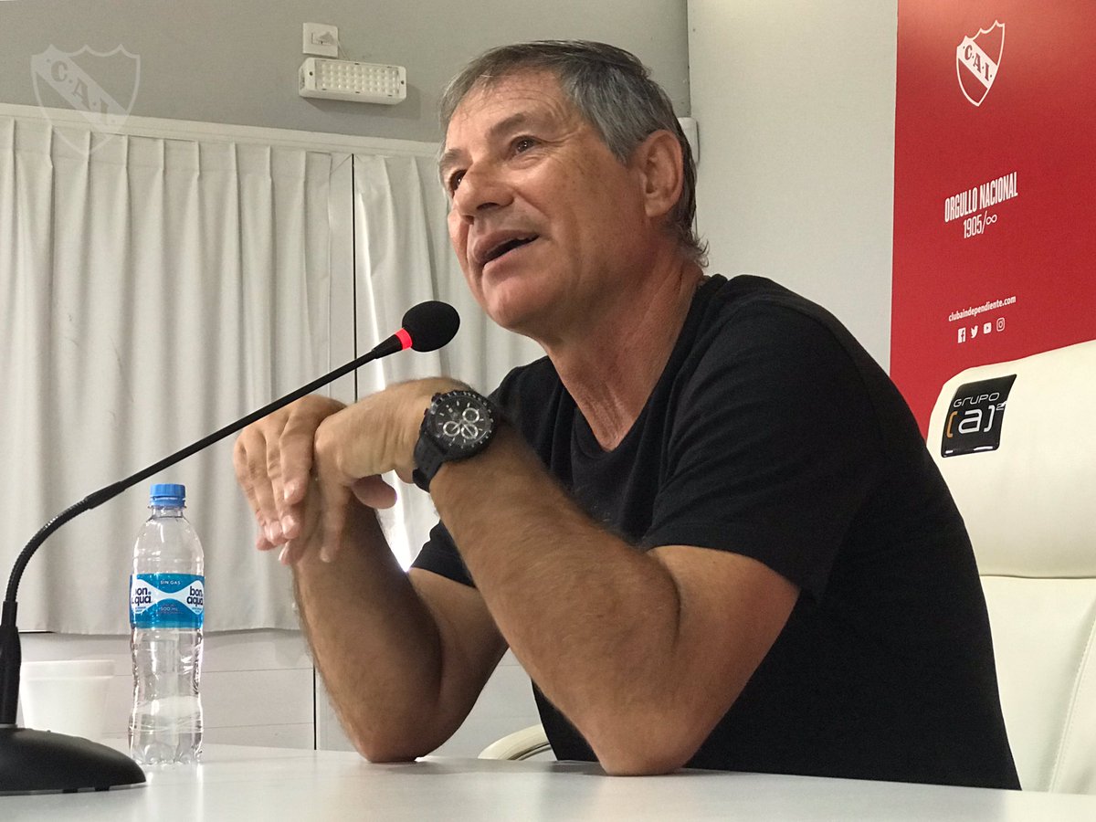 Holan: "Yo quiero que Independiente sea una selección"