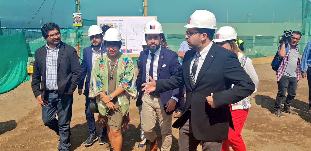 Junto a nuestro Intendente, Marco A. Diaz y Seremi <a href="/Dsocial_II/">MDSF Antofagasta</a> <a href="/FenaAlcayaga/">MF</a> participamos de ceremonia de inicio de obra simbólica de centro día del adulto mayor en #Antofagasta el que podrá albergar a 90 #AdultosMejores #ChileEnMarcha #unidosmds