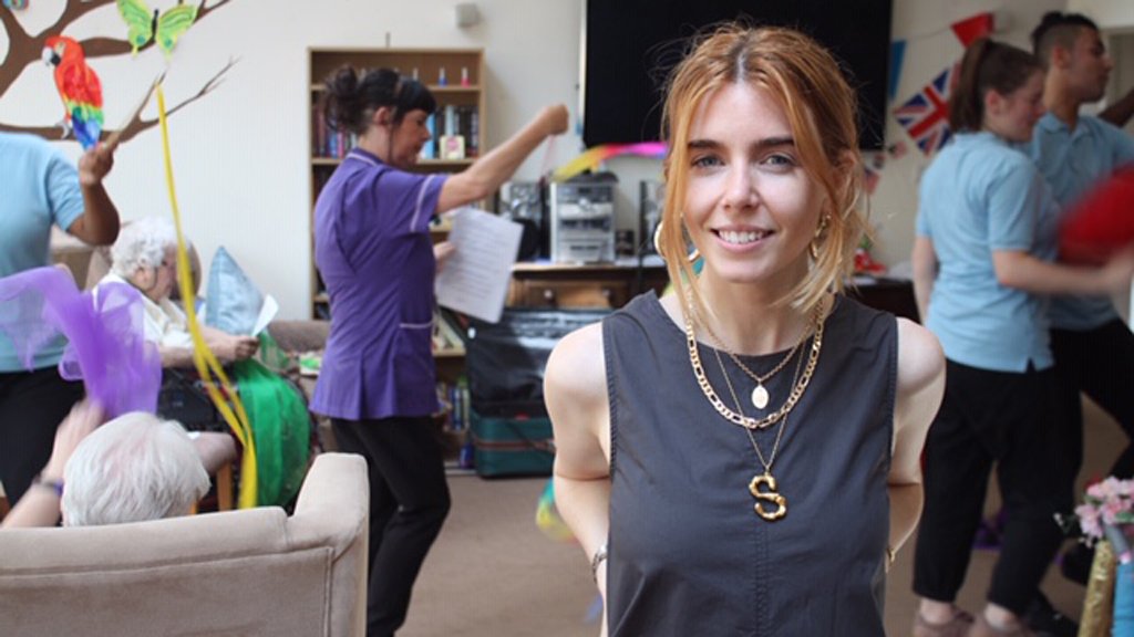 bbcpress's tweet photo. #TheNineToFive with @StaceyDooley takes a group of 16-18 year-olds into different industries crying out for young workers for the ultimate work experience: https://t.co/w5QFr4IPUv https://t.co/CZOay5qUdu