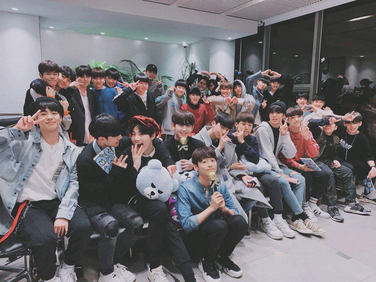 mashi101_'s tweet photo. Can we all just go back to these days? ㅠㅠ https://t.co/dvXByZQLUz