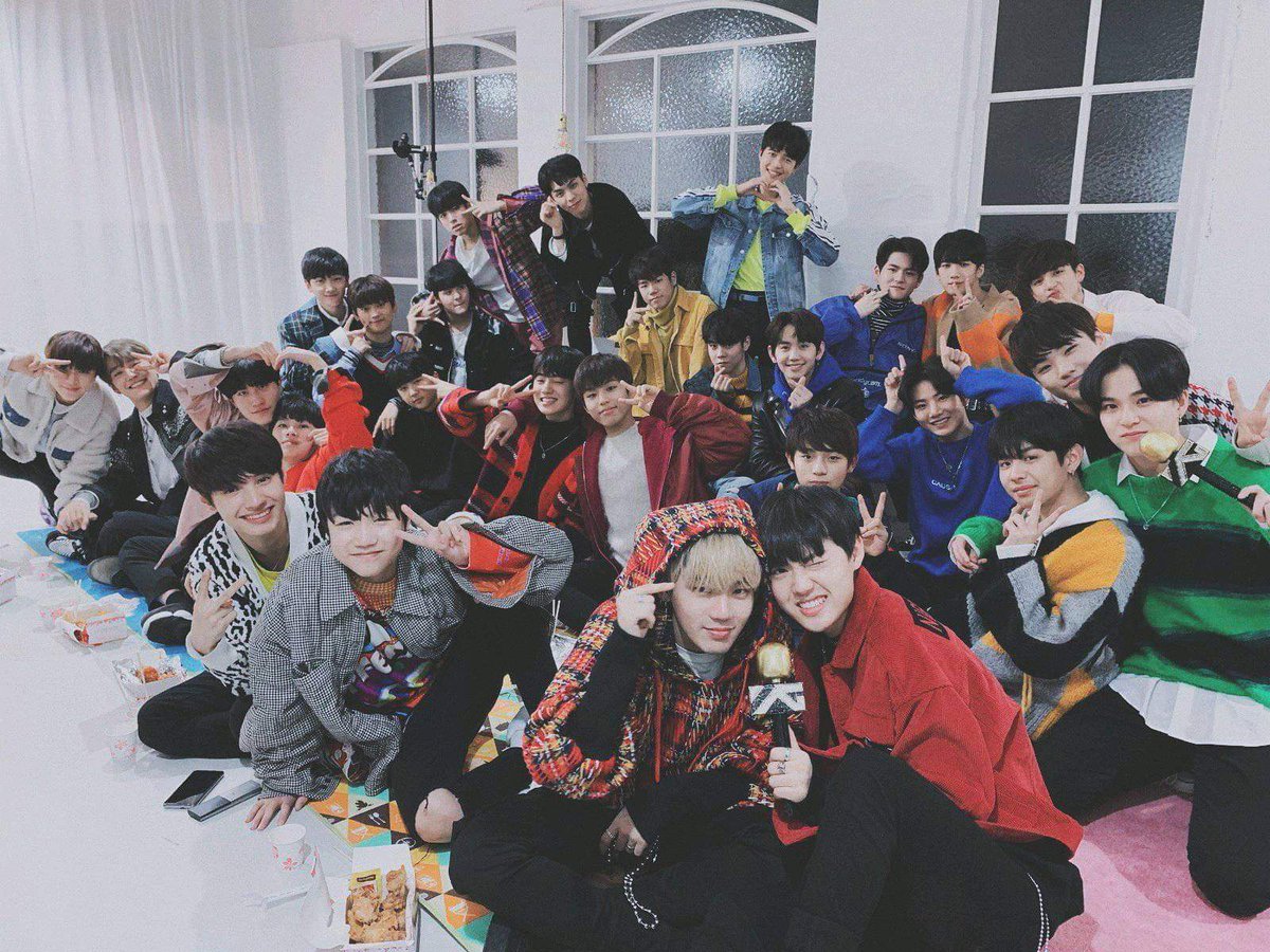 mashi101_'s tweet photo. Can we all just go back to these days? ㅠㅠ https://t.co/dvXByZQLUz
