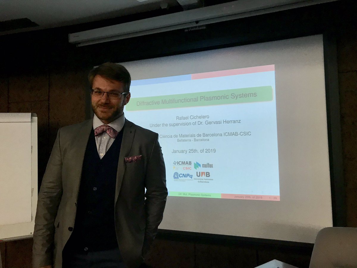 icmabCSIC's tweet photo. Rafael Cichelero defending his #PhDthesis on plasmonic systems https://t.co/NYOclaaOkp #ICMABthesis @gherranz2 https://t.co/j2cQKJ6NWR