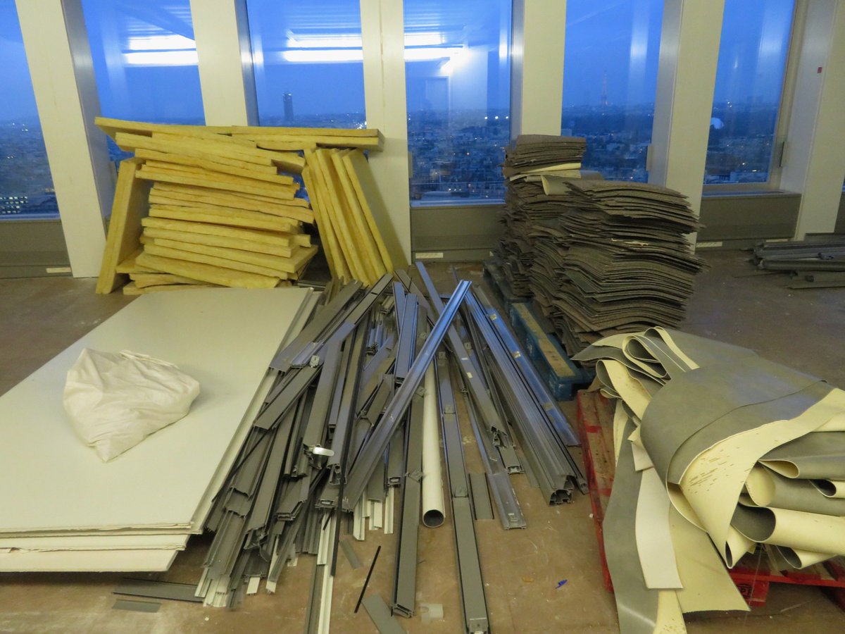 saveup_initiale's tweet photo. [EN PHOTOS] 
Le curage avance très vite, il devient urgent de trouver des débouchés pour redonner une seconde vie à ces milliers de m² de matériaux et éviter qu'ils ne partent à la benne! 
Rendez-vous sur les plateformes @cycle_up_comm et @backacia!
#réemploi #économiecirculaire https://t.co/8bnm0sSDVJ