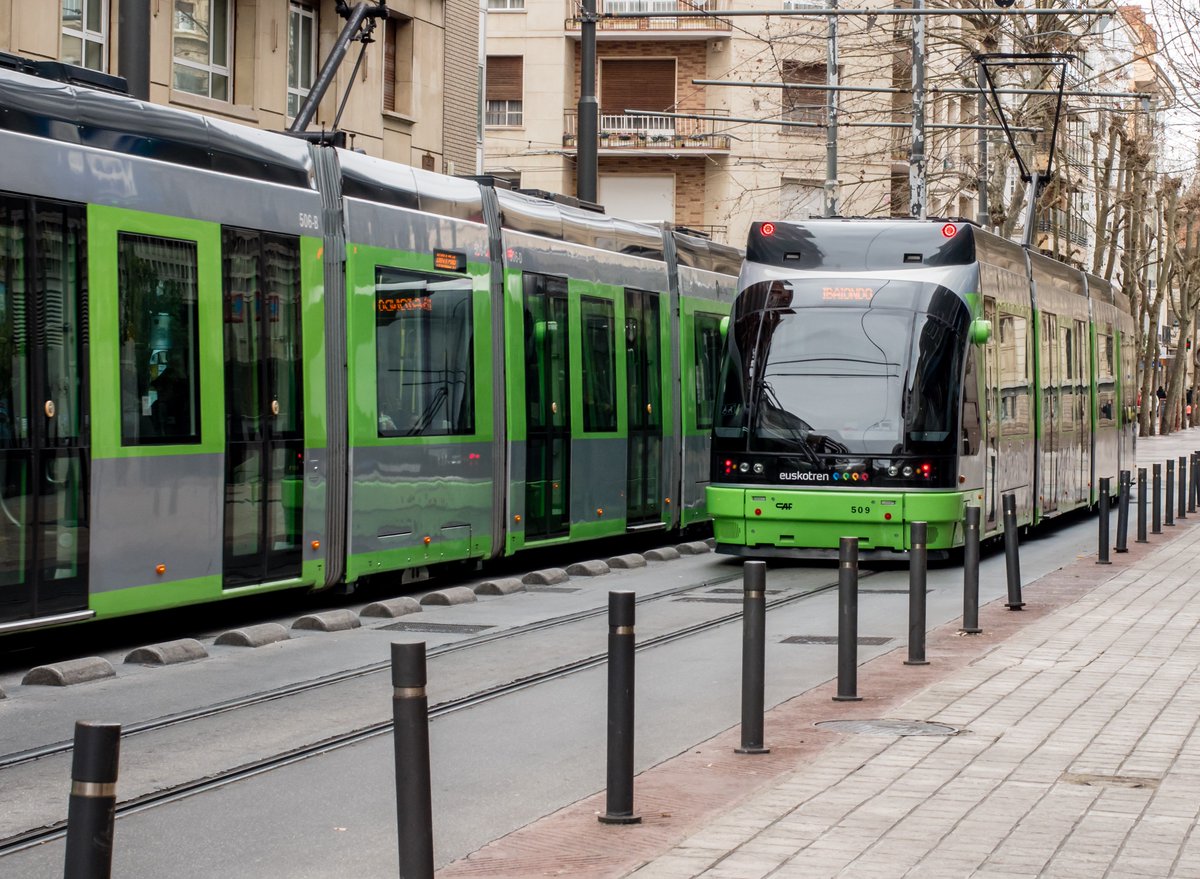 Electrans se adjudica la ampliación del tranvía de Vitoria.
Las actuaciones a realizar: la instalación de dos nuevos enclavamientos electrónicos ENCETRANS para las estaciones de Florida y Hegoalde, la ampliación del enclavamiento de Angulema y la actualización del sistema de CTC