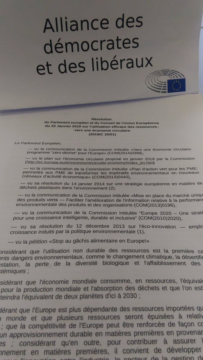 julienp63's tweet photo. Jeu simulation @2019Sim avec les étudiants montpellierains. 
2ème jour des négociations en faveur d'une résolution sur #EconomieCirculaire au Parlement UE.
Groupe ALDE propose mise en place sanctions contre Etats recalcitrants et marché bonus-malus sur modèle marché carbone https://t.co/ZrVKsNCtK2