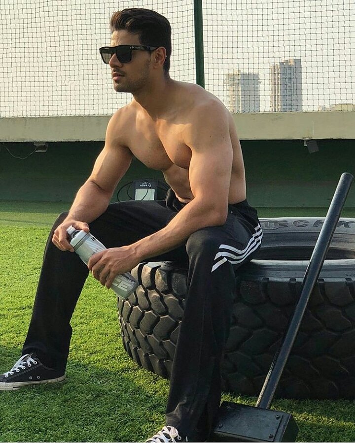 Only4Sooraj's tweet photo. #AllOrNothing 🙌🏽
#soorajpancholi #motivation
@Sooraj9pancholi https://t.co/lwzb56DLLh