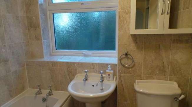 WarrenandCoLets's tweet photo. TO #LET 2 BEDROOM APT #RUBERY £625 pcm (fees apply)
For further details ☎️ 01564823917 💻 https://t.co/Hx6OII8f9w https://t.co/PmCR8nwWXX