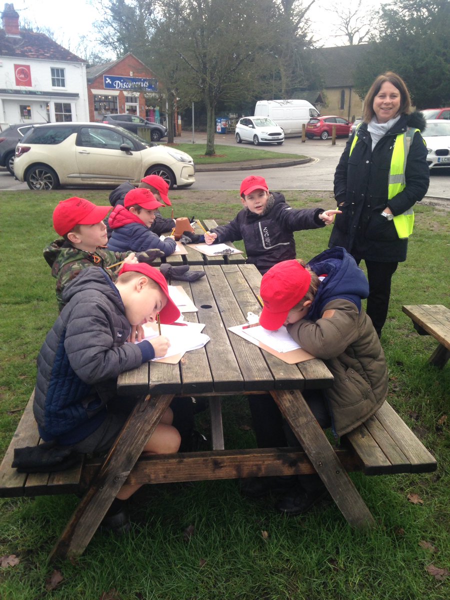 westfields_jun's tweet image. 6HC busy mapping away! #outandabout #ourlocalarea