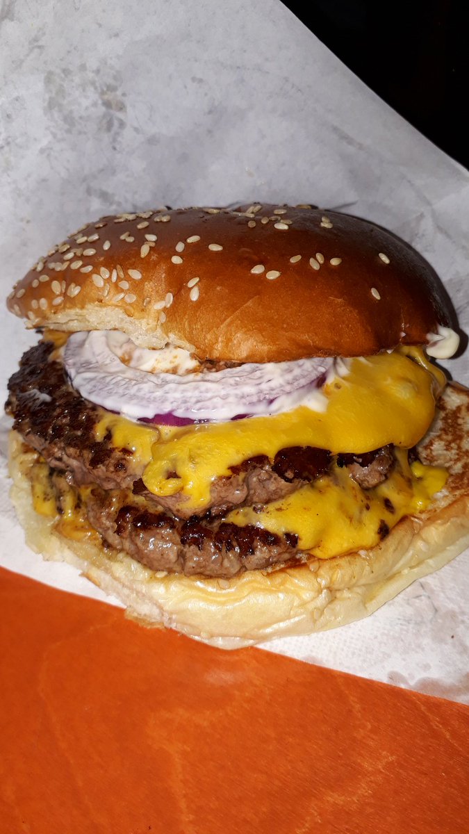 loplopculer's tweet photo. Sydney Burger turu, 2. durak
#UmeBurger https://t.co/2yXNjOdnxR