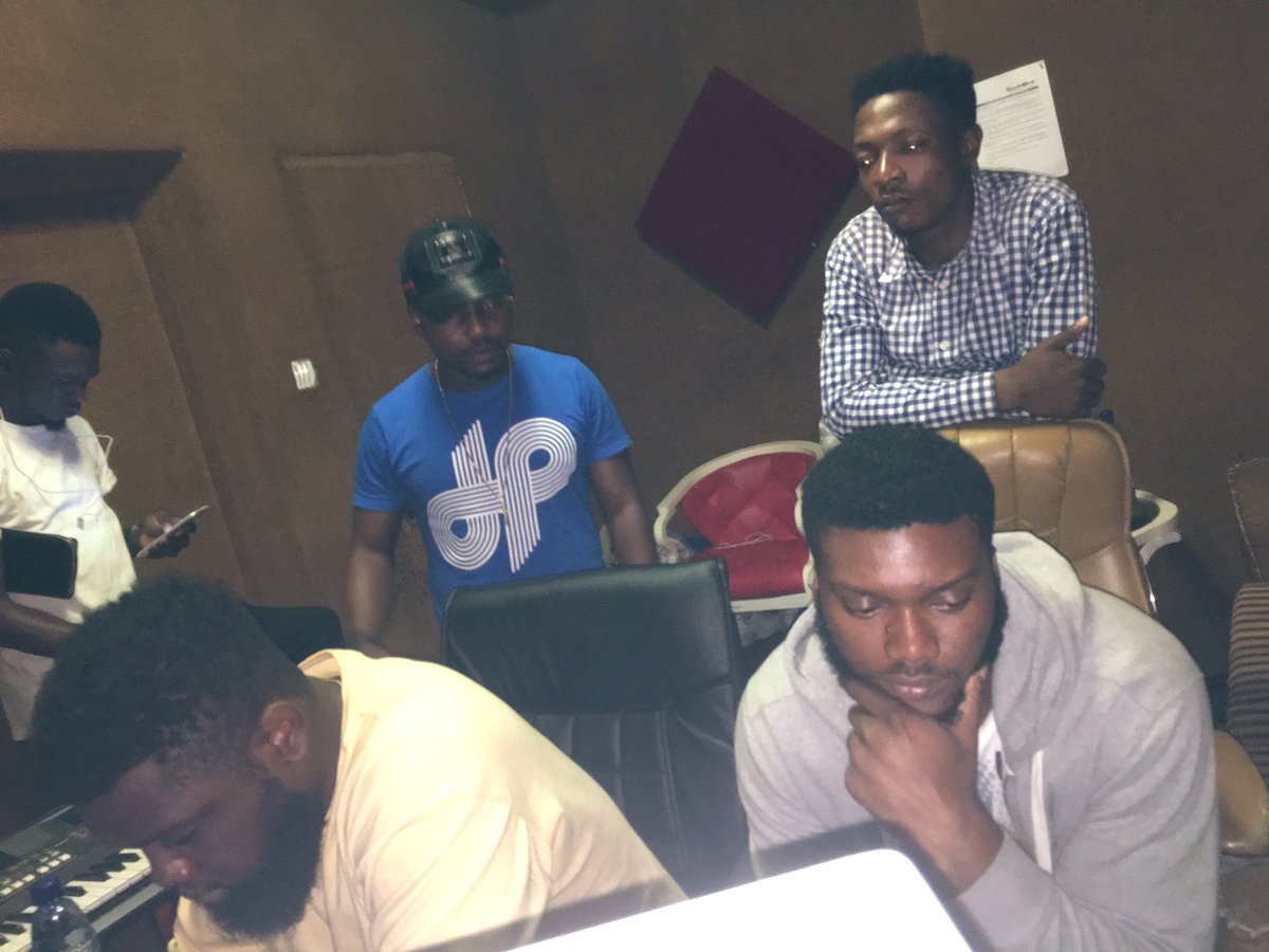 HECOfficial's tweet image. @TeniEntertainer I am at your service o!!!
I have beats 🎧 
I also know how to Record, Mix &amp;amp; Master. 
Come &amp;amp; Bless my life. 🙏🙏🙏