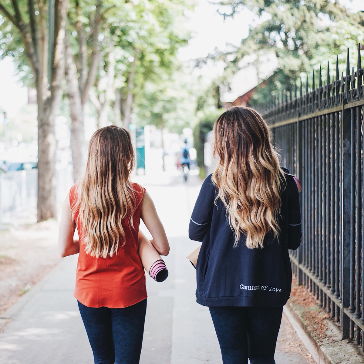 Community of ❤️ • tag ton ami(e) yogi - ow.ly/e6bG50kjAQG

#yoga #yogastudio #yogawear #activewear #paris #yogaflow #outfit #yogaclass #hotyoga