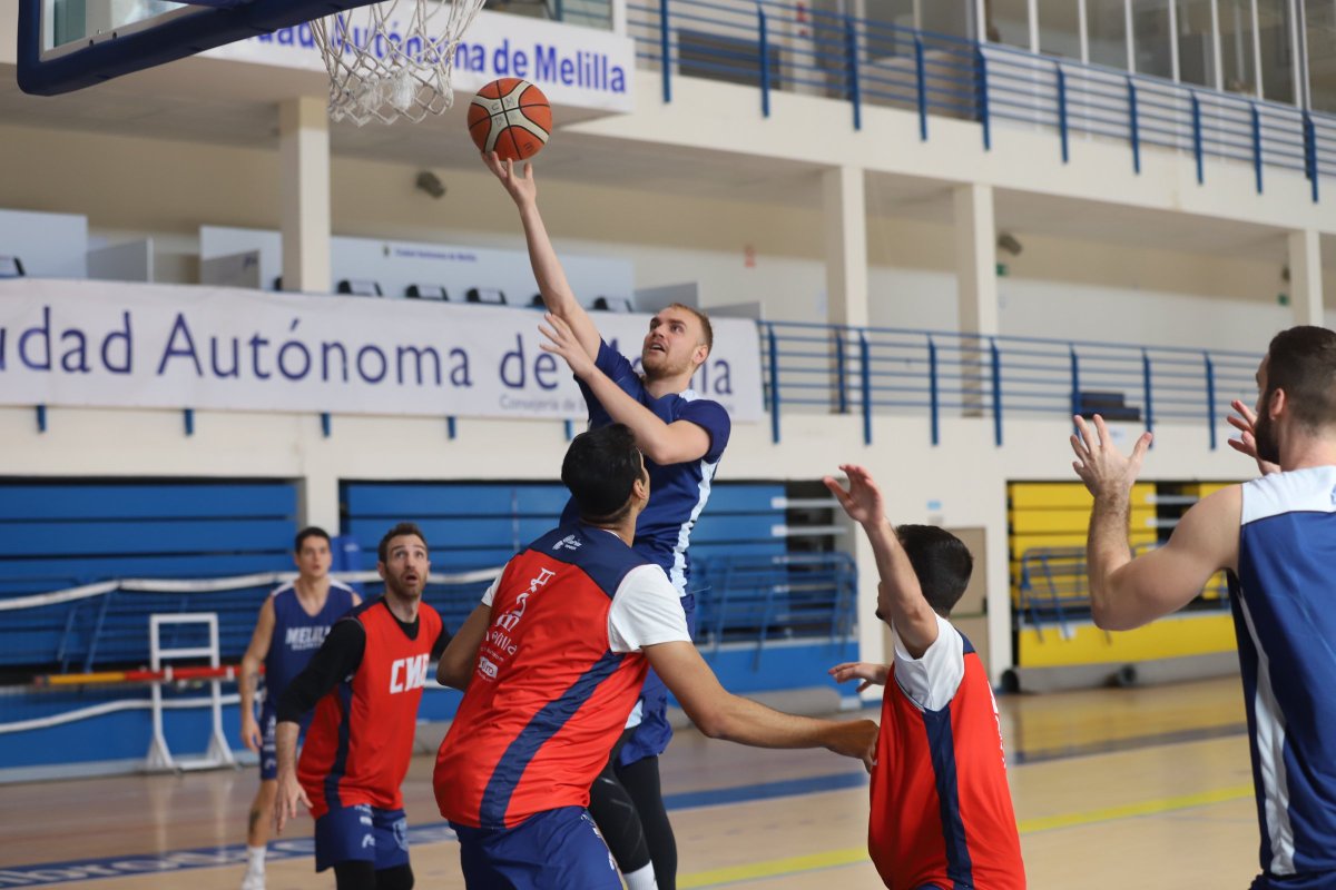 🏀 ENTRENAMIENTO |  Dos sesiones para preparar el duelo ante ZTE <a href="/realcanoe/">Real Canoe NC</a> 

🔗 clubmelillabaloncesto.org/dos-sesiones-p…

#somosmelilla #crecemosjuntos