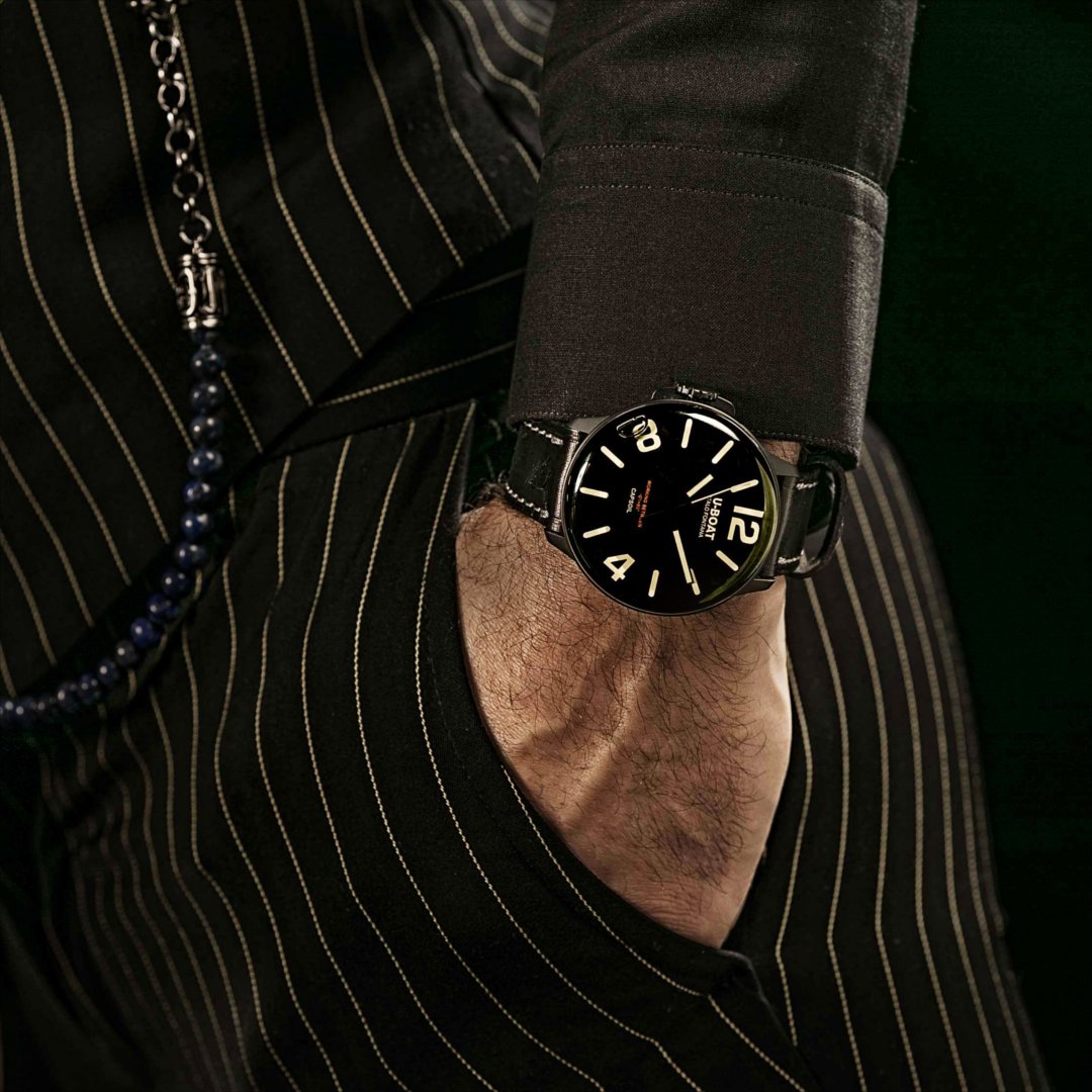UBOATWATCHES's tweet photo. Wear the #uniqueness with U-Boat #Capsoilwatch. 🖤
This exclusive timepiece, created by Italo Fontana, is completely filled with a special oil.
Discover the other models in the Collection
➡️ https://t.co/SVDVkLBVX8 https://t.co/JDvaHiNvO4