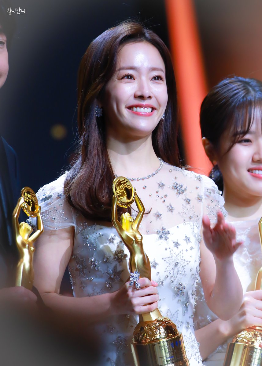짐니단니[한지민] (@jimnidanni) on Twitter photo 