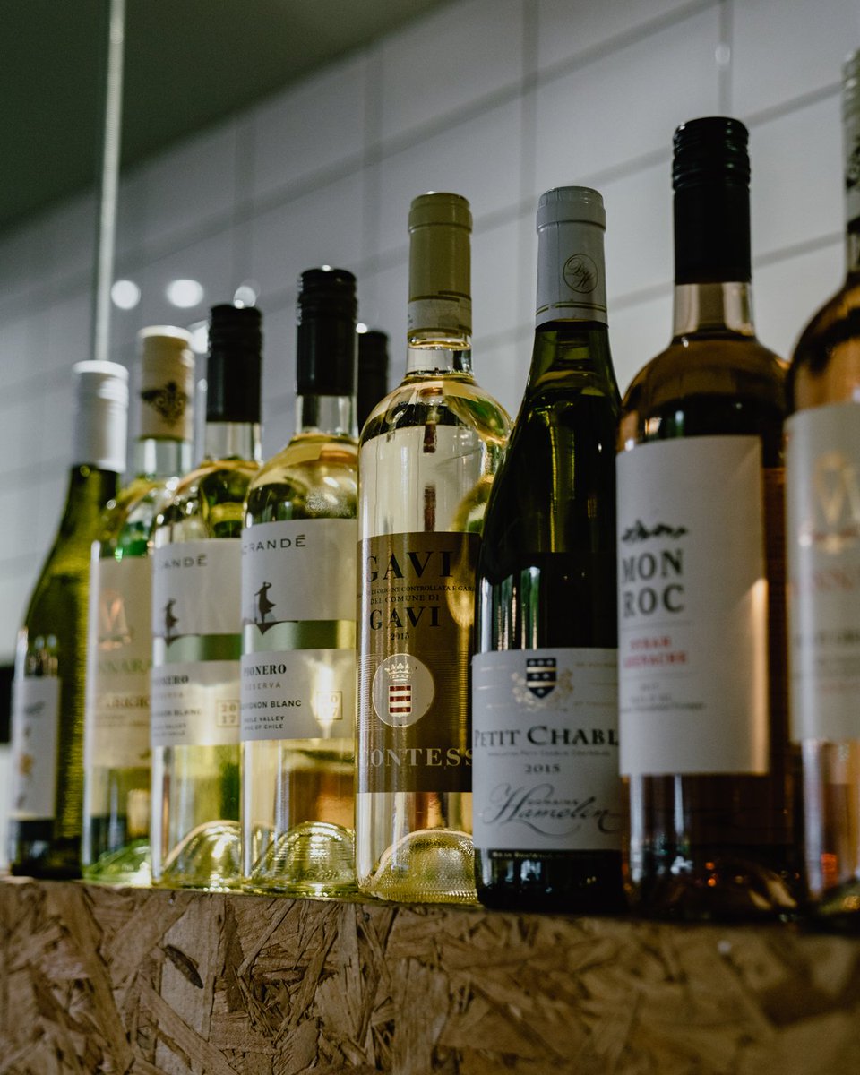wtf_chippy's tweet image. A wine selection to suit your palate with our fish &amp;amp; chip classics!

#Hammersmith #Chiswick #FishandChips #Chippy #Foodgasm #Foodiefeature #Tasty #Foodblogger #Delish #Eat #Foodblog #Yummy #Wine #Fridayfun #weekendvibes