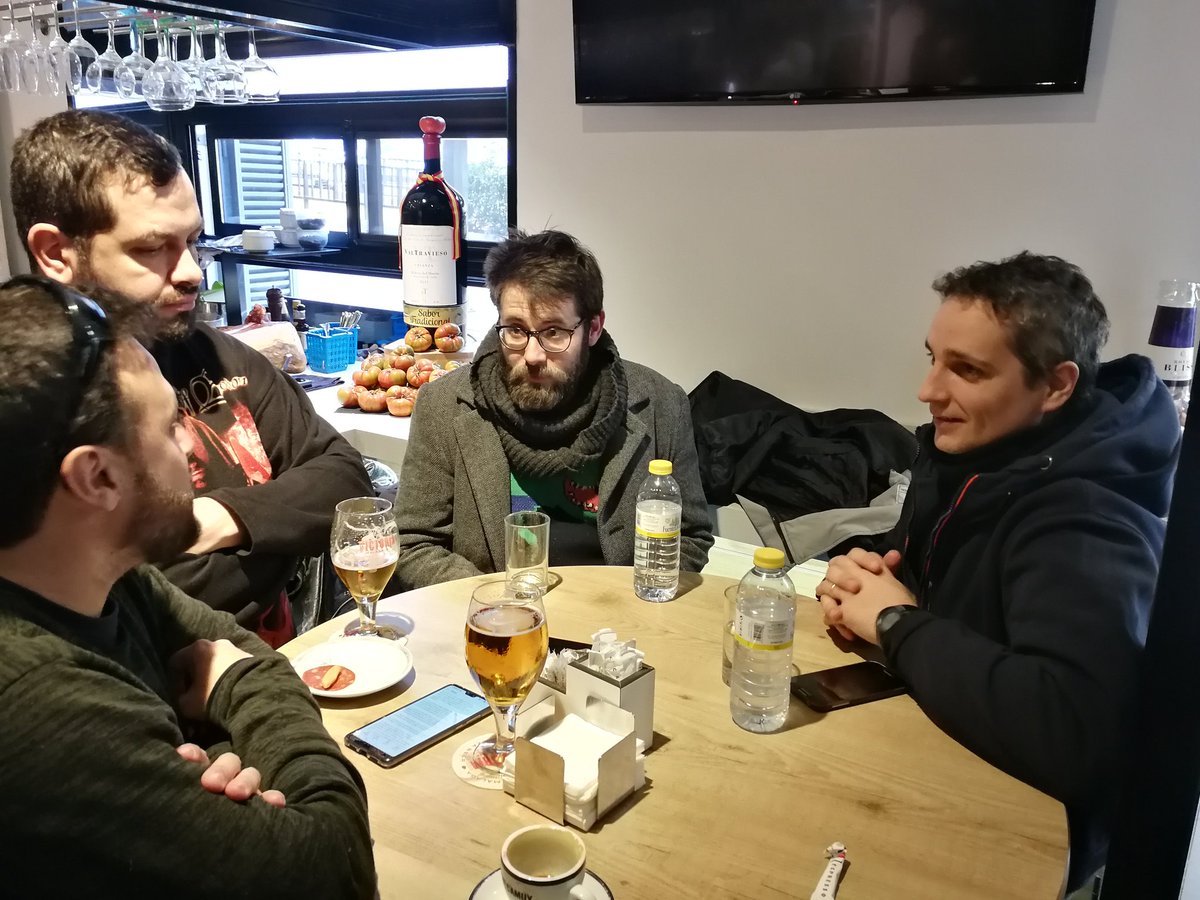 Con <a href="/Rockthbestmusic/">Rock, the best music</a> tomando unos refrigerios y hablando sobre lo que se va a liar en #Madrid! ¿Habrá sorpresas estd sábado? 😏😏