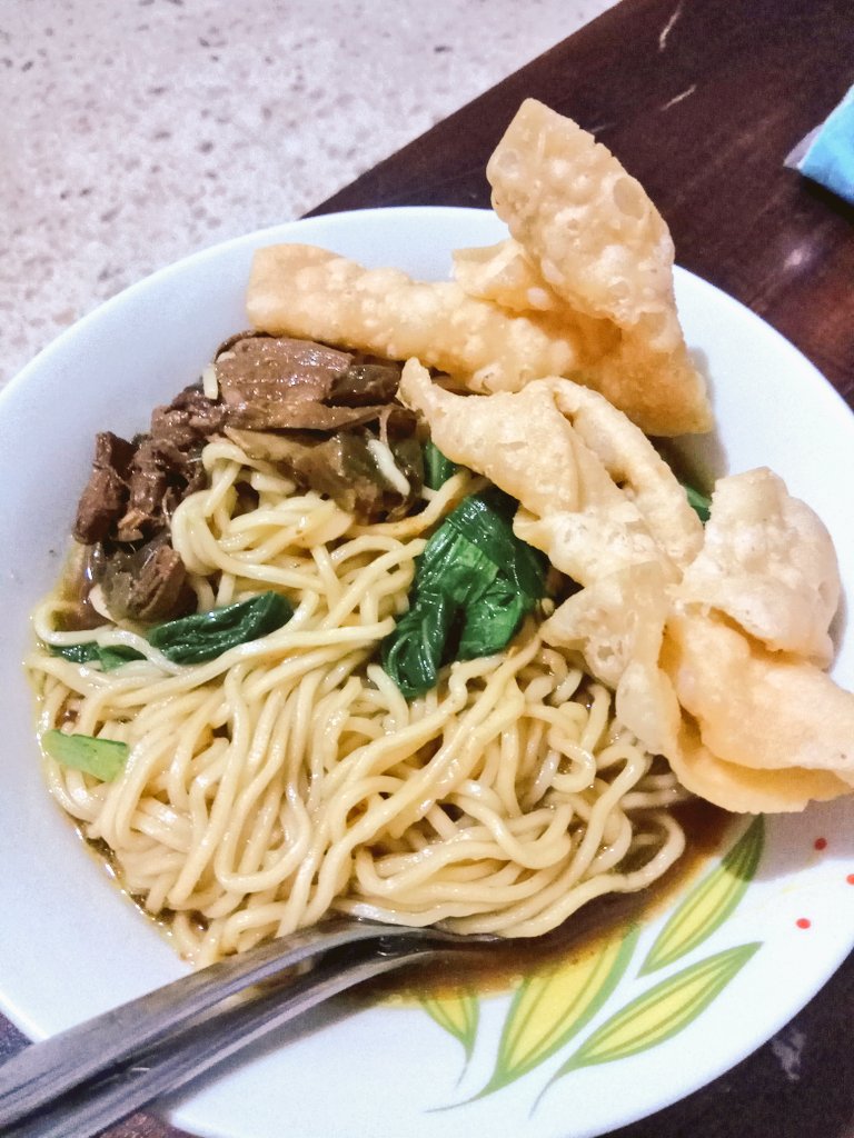 habibamanis's tweet photo. Mie ayam sik.... #dangsik https://t.co/XgYUBF1OkY