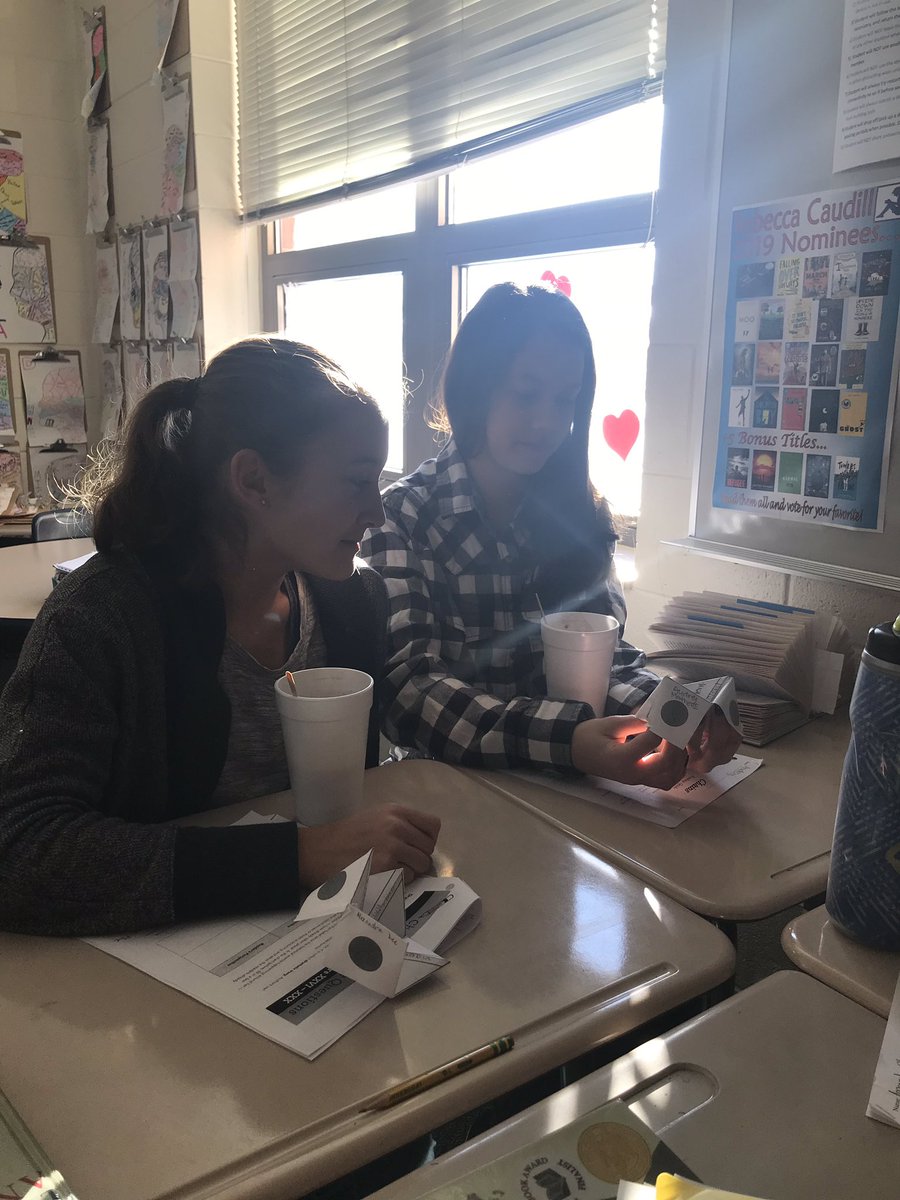 Bbbrrr...vocabulary fortune tellers on this cold day. ❄️ #Geneva304
