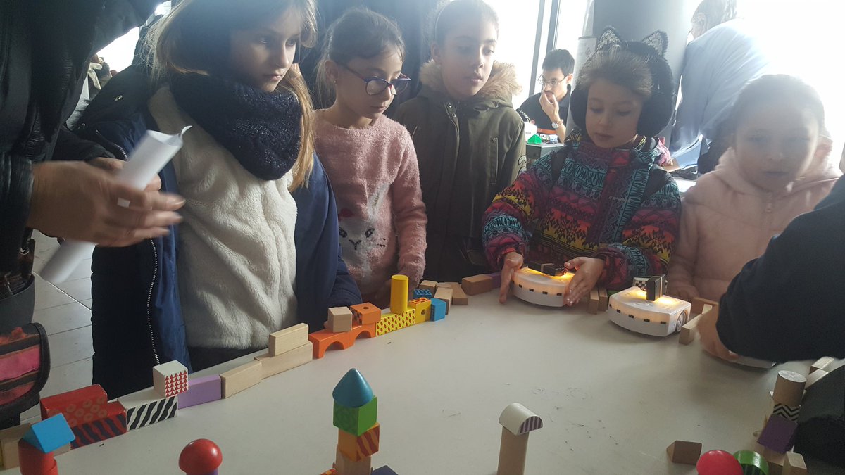 FabLab_JeanRous's tweet photo. Le Fablab Jean ROUS en pleine action au festival tech'innOV #TiersLab @imerir @tech_inn_ov https://t.co/NhGjOoW4dU
