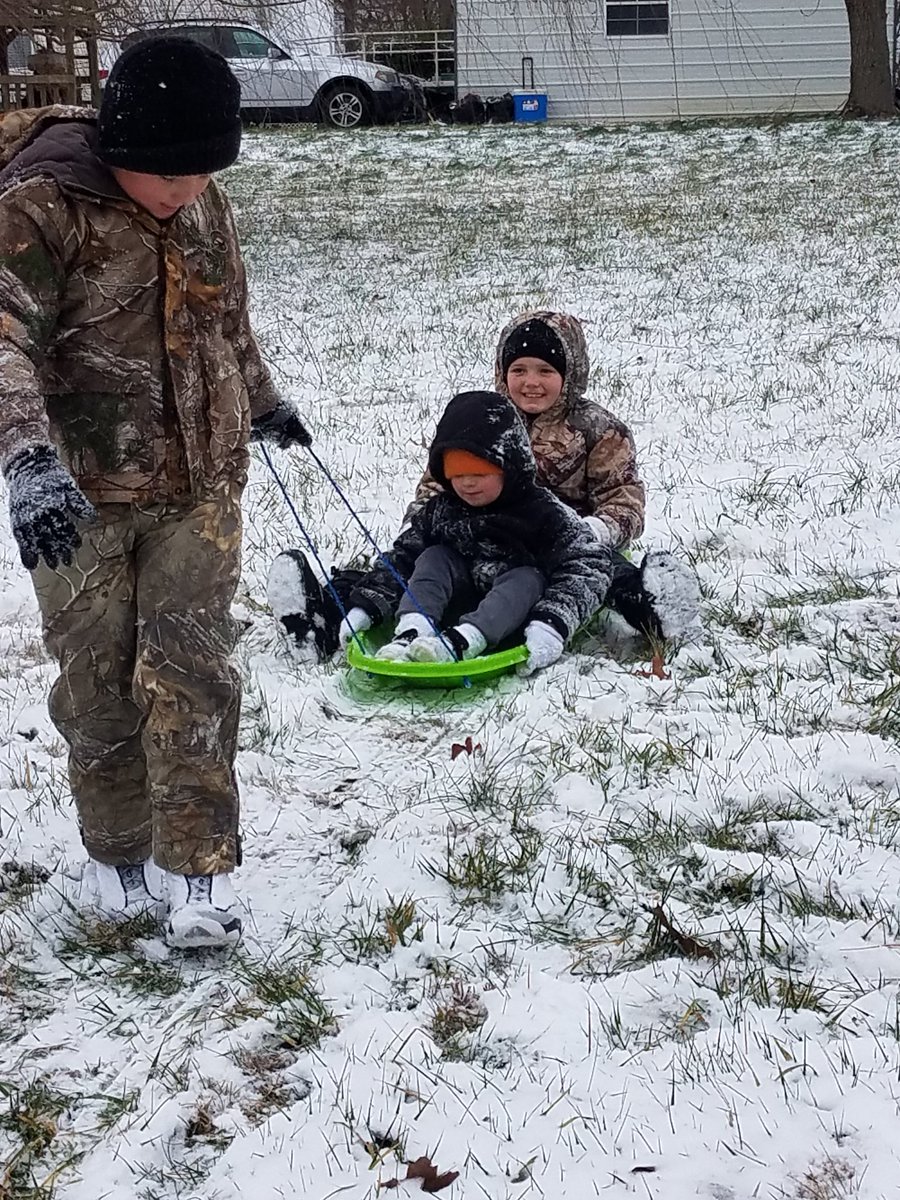 Lisaavance's tweet image. My 3 angels!