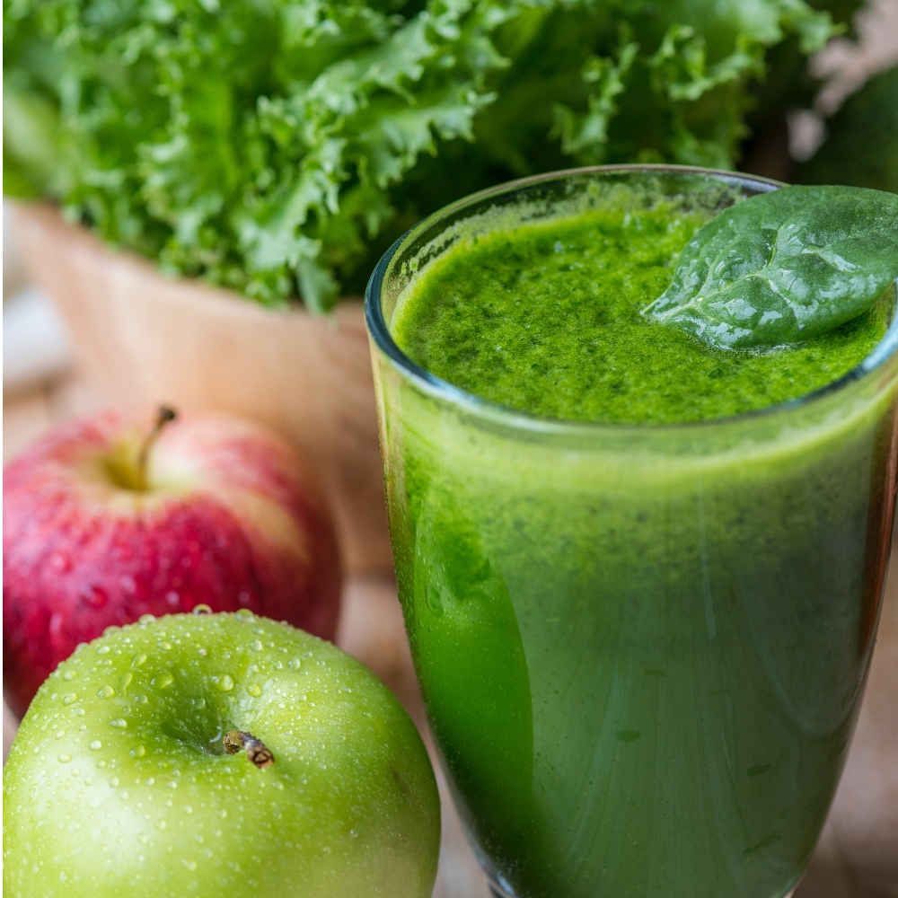 MenoclassUK's tweet photo. If the chilly weather is making you crave naughty and comforting foods. Low levels of vitamin B can hinder your body's serotonin production so include spinach in your diet as it contains B3, B6 &amp; B12. You can blitz it in smoothies or add it to stews &amp; curries. 
#spinach #vitamins https://t.co/eaJDnpn4J5