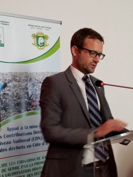 AmbCanCI's tweet photo. 24 janvier 2019, le Canada a lancé un projet visant à renforcer les capacités du Ministère de l’Environnement et du Développement Durable à améliorer la gestion des déchets en @cotedivoire. Félicitations au Gouvernement de Côte d’Ivoire et au partenaire, ONU Environnement! https://t.co/Qpw5xrfnO8