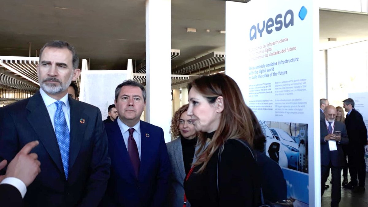 AyesaNews's tweet photo. El Rey Felipe VI ha estado con nosotros en el Hub de Innovación del II Foro Global de Gobiernos Locales, donde ayer presentamos Gripilot.  Gracias @CasaReal @territorialgob @AndaluciaJunta @Ayto_Sevilla https://t.co/qR5RZ2ir9s