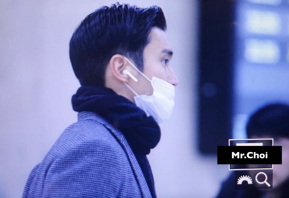 siwonINA's tweet image. [PIC] 190125 Gimpo Airport - Siwon (1-4) (cr: @MrChoi_)