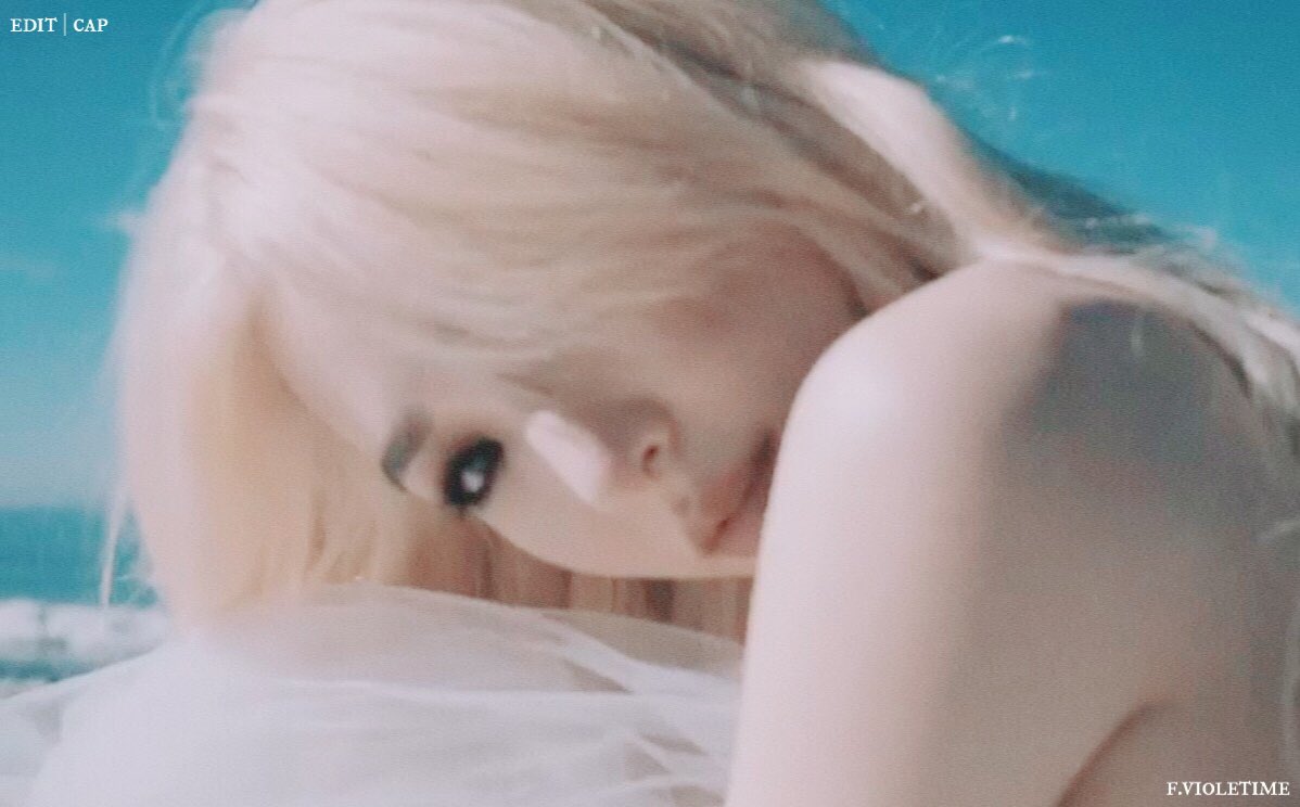 FVIOLETIME's tweet photo. Vote for @tiffanyyoung 💗
#TiffanyYoung
#iHeartAwards
#BestSoloBreakOut https://t.co/qGml6qJQY0