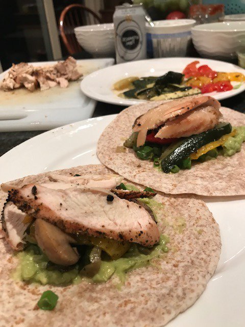 samhinthecity's tweet photo. Let's play spot-the-#beer! Guac & grilled chicken #fajitas washed down w #alcoholfree #DesignatedDraft #yum #BreakfastRadio w Neil, Sam & Jane is 4 weeks into the #HillStreetChallenge and going #strong along w our #buddies #joinus #cheers @neilhedley @JaneBrownNews @zoomerradio https://t.co/B6JgM2DdbS