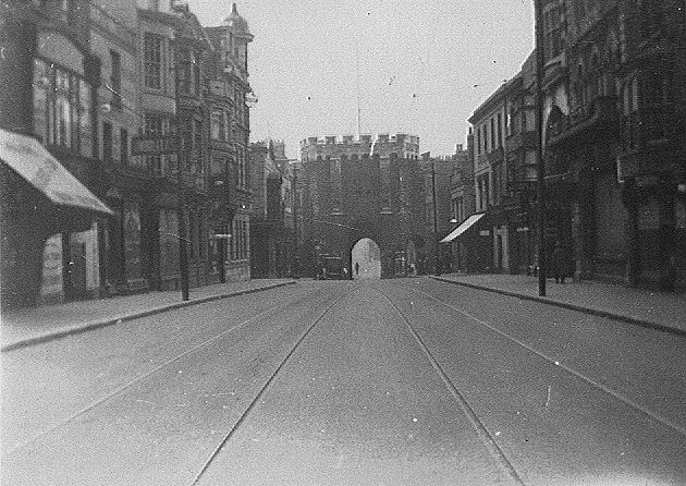 Great shot from Above Bar Street showing the tramlines running to the Bargate! Can anyone guess the year it was taken? #Southampton #GuessTheYear #HistoryUncovered

photo credit: Hethurs at English Wikipedia