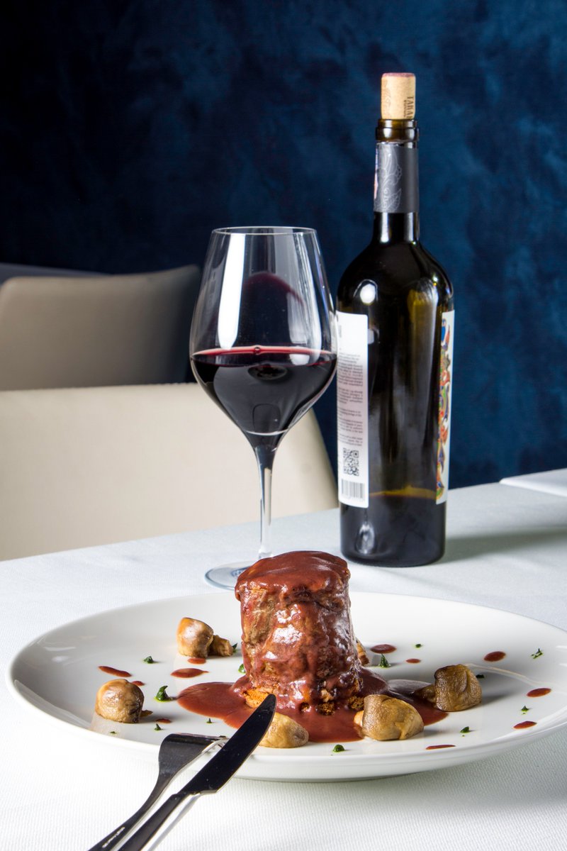 DoubleTreeYer's tweet image. MORA #restaurant offers a chic &amp;amp; relaxing atmosphere. Enjoy smart service &amp;amp; fine #wine &amp;amp; choose from a variety of Italian, Mediterranean and #armenianfood, designed by our talented Italian chef. Reserve: +374 11 555 347 #Yerevan #Armenia