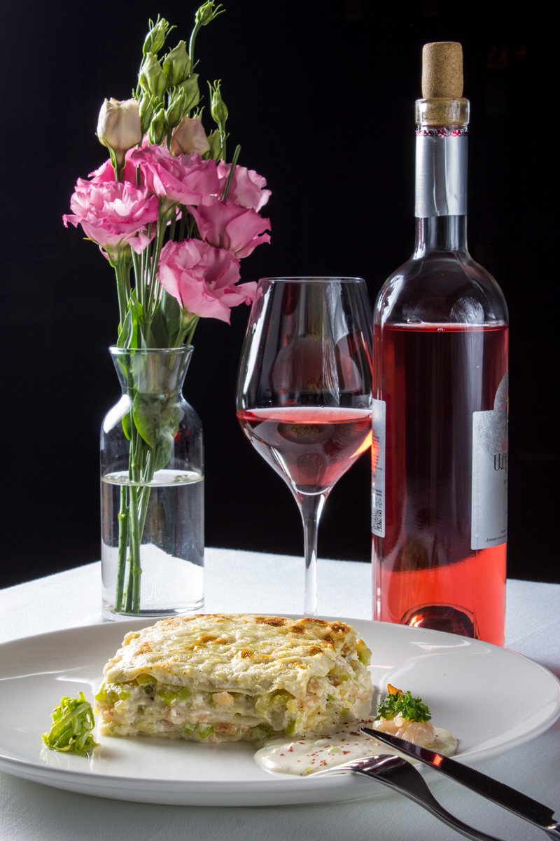 DoubleTreeYer's tweet image. MORA #restaurant offers a chic &amp;amp; relaxing atmosphere. Enjoy smart service &amp;amp; fine #wine &amp;amp; choose from a variety of Italian, Mediterranean and #armenianfood, designed by our talented Italian chef. Reserve: +374 11 555 347 #Yerevan #Armenia