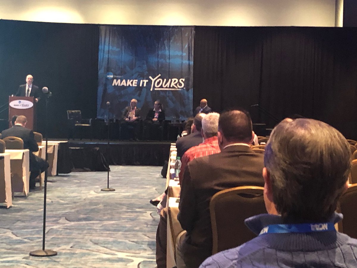 BobSegave's tweet photo. At #NCAA2018 @NCAADII session on #eSports @ECCSports taking the lead. @BobDranoff & @NYITBearsAD Dan Velez Head the panel! #MakeItYours https://t.co/JXmhucQxbS