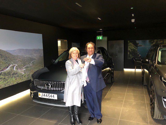 Here is happy customer Julie Littlemore collecting her brand new Volvo XC40 from Sales Executive Ian Thompson. 

Did you know that the XC40 recently won <a href="/whatcar/">What Car?</a> Family SUV 2019. 

We thank Julie for her business &amp; wish her many happy miles in this fantastic SUV. #Happyhandover