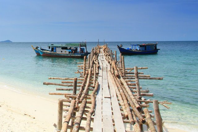 _iamindonesia's tweet photo. Randayan Island, Small Island with Million Beauty

https://t.co/z2XzCLGY9B

#Randayan #RandayanIsland #Island #SmallIsland #Borneo #WestBorneo #WonderfullIndonesia #Indonesia https://t.co/8LrroCVD2n