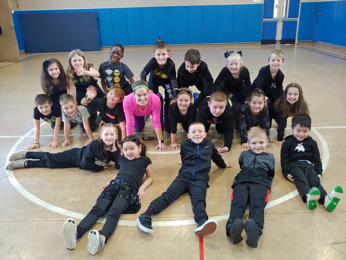 jcteachfirsties's tweet photo. Can you find @MrsKenneyPE in our sea of black? #colorday #littleschoolbigheart https://t.co/8qSm23YAbg