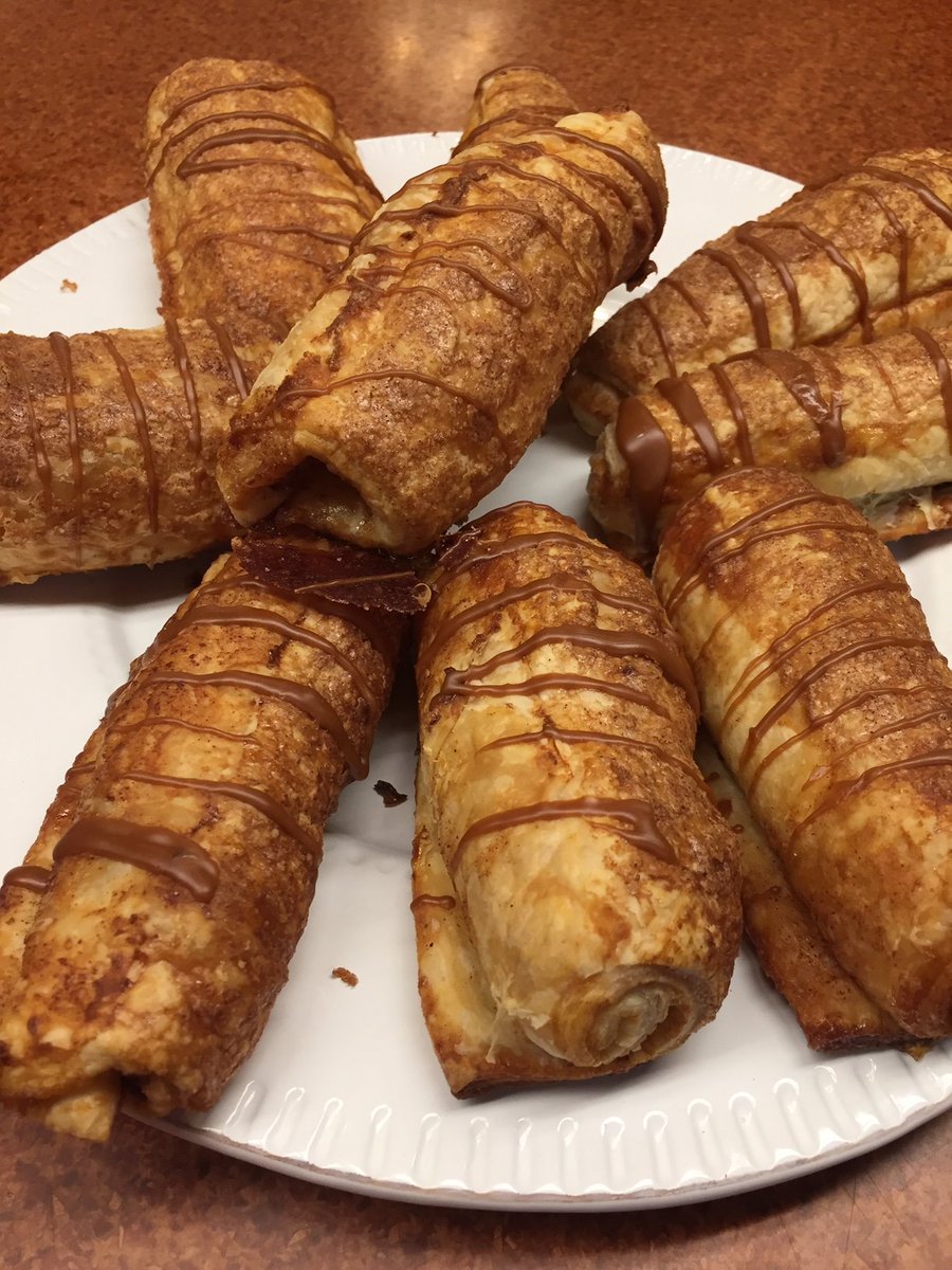 MariposaMarket's tweet photo. Cinnamon logs...a blast from the past for today's coffee special. Think brown sugar &amp; cinnamon wrapped in flakey golden puff pastry. #mariposamarket #retrobakery https://t.co/FqBs8xpqXV