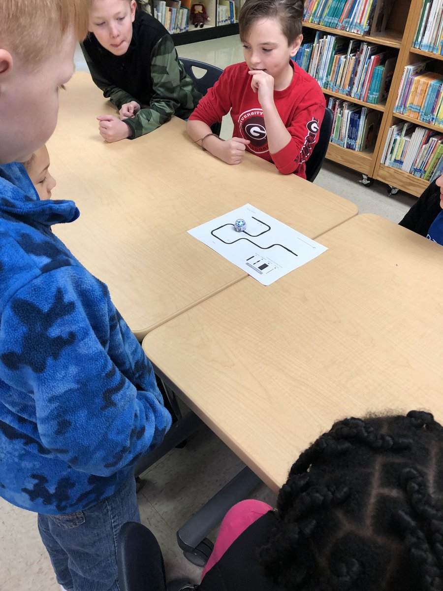 ms_hjacobs3rd's tweet image. Today we went to the library and learned about our new Ozobots. #Coding  #TechnologyisCool @JohnstonJags