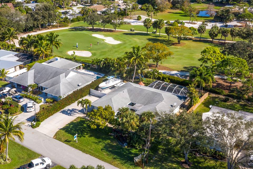 FiteGroup's tweet photo. Don't forget your clubs! This beautifully renovated pool home overlooks the golf course in the highly sought after community of Tequesta Country Club.
For more information, contact Michelle Noga (561) 801-3885 or Patrick Quinn (561) 246-7042  | https://t.co/Py4a6Q0PDa
