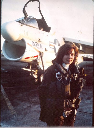 My friend Capt. Rosemary Mariner has died. Naval aviator wings 1974, first woman to fly tactical fighter jet 1975, first woman command ave squadron 1991 Gulf War, pres of @WomenMilAv8rs, fought combat exclusion, Mentor and Friend to countless. Irreplaceable.